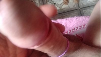 თამაშობს ჩემს დიკთან და ჩემს ძაღლთან ერთად